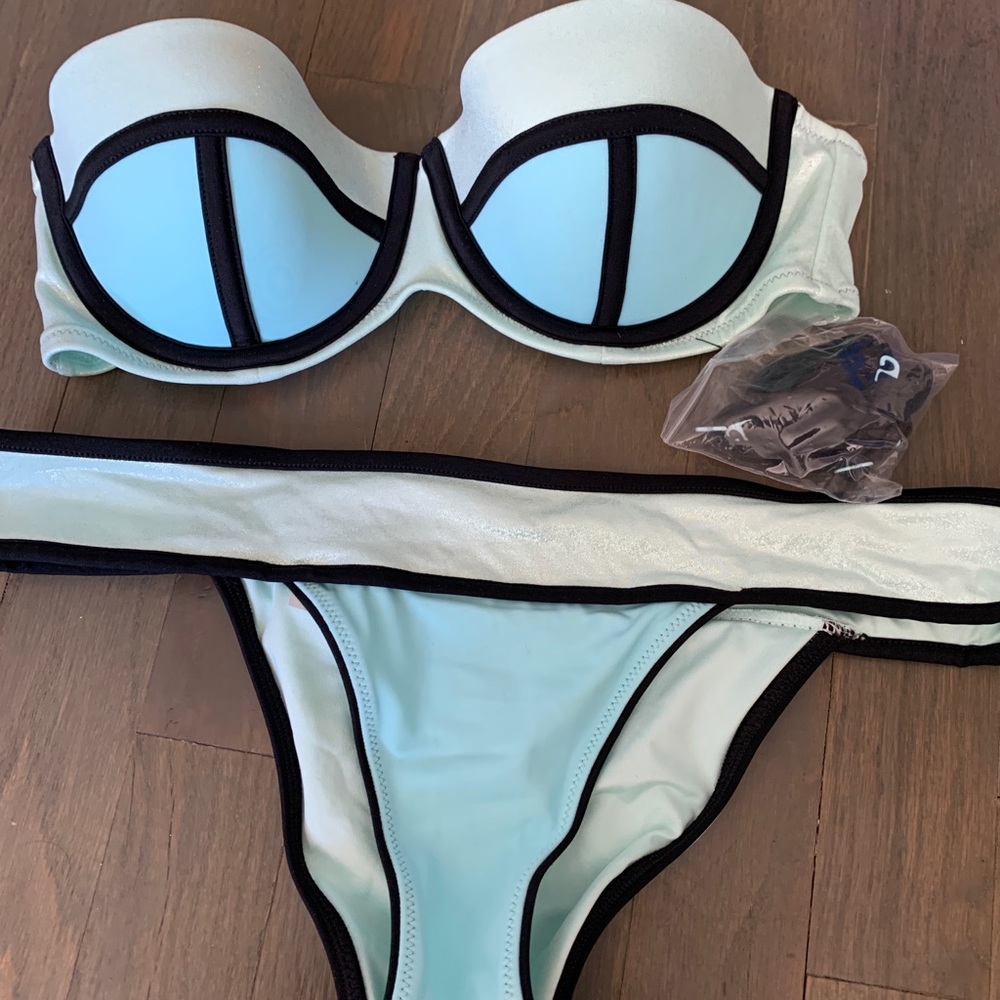 Victoria’s Secret bikini